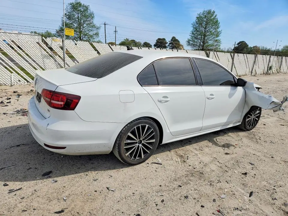 2016 VOLKSWAGEN JETTA SPORT  