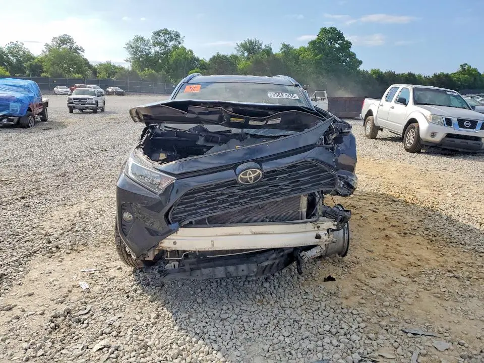 2021 TOYOTA RAV4 XLE  
