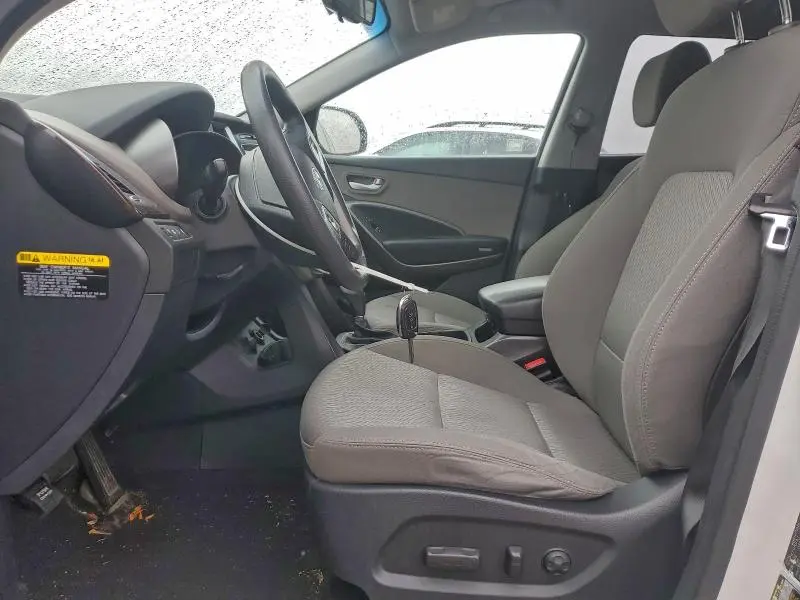 2017 HYUNDAI SANTA FE SE  