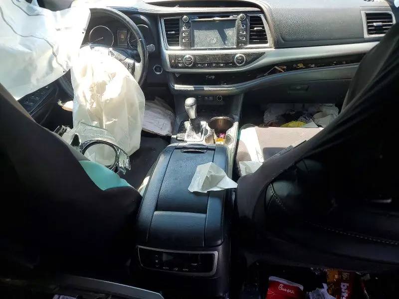 2018 TOYOTA HIGHLANDER XLE  