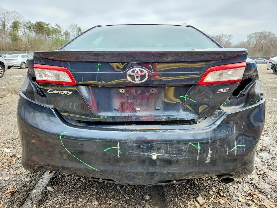 2013 TOYOTA CAMRY SE  