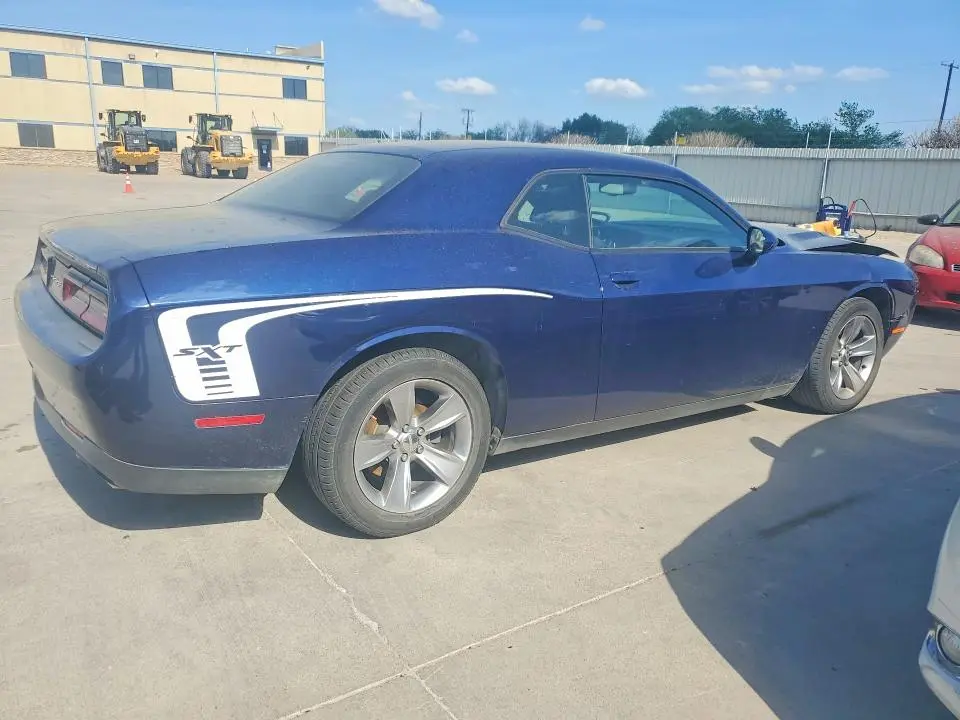 2016 DODGE CHALLENGER SXT  