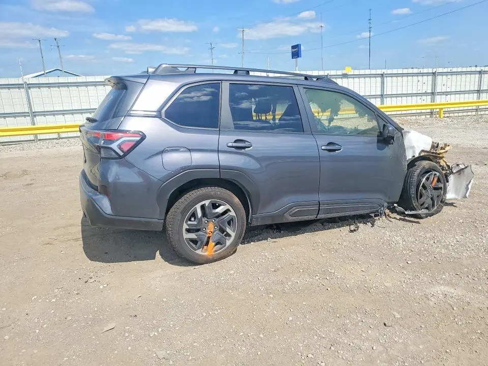 2025 SUBARU FORESTER LIMITED  