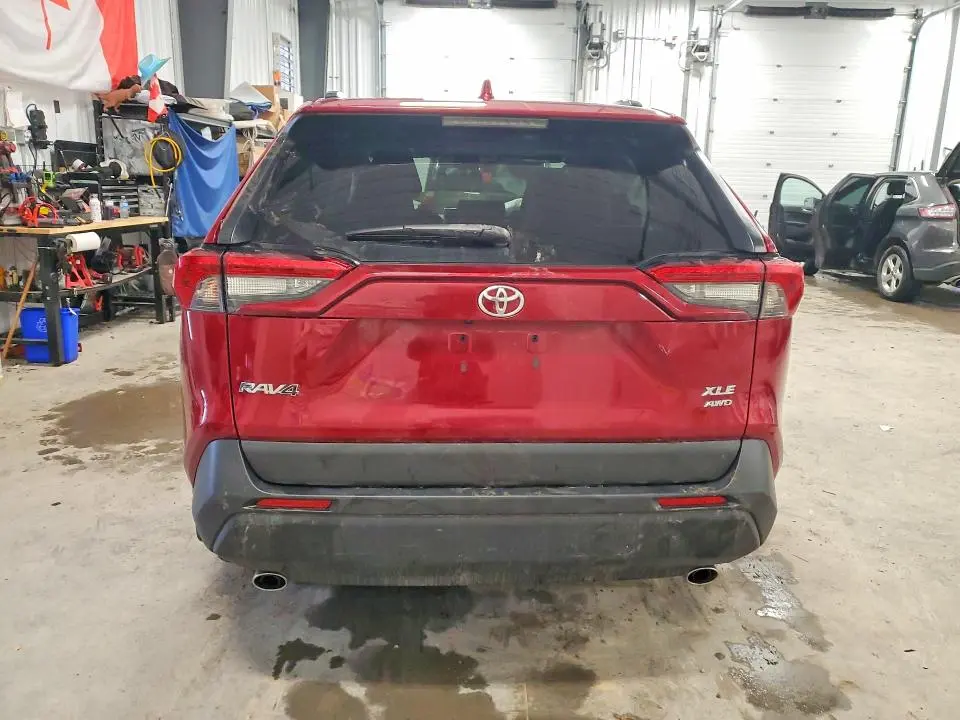 2025 TOYOTA RAV4 XLE  