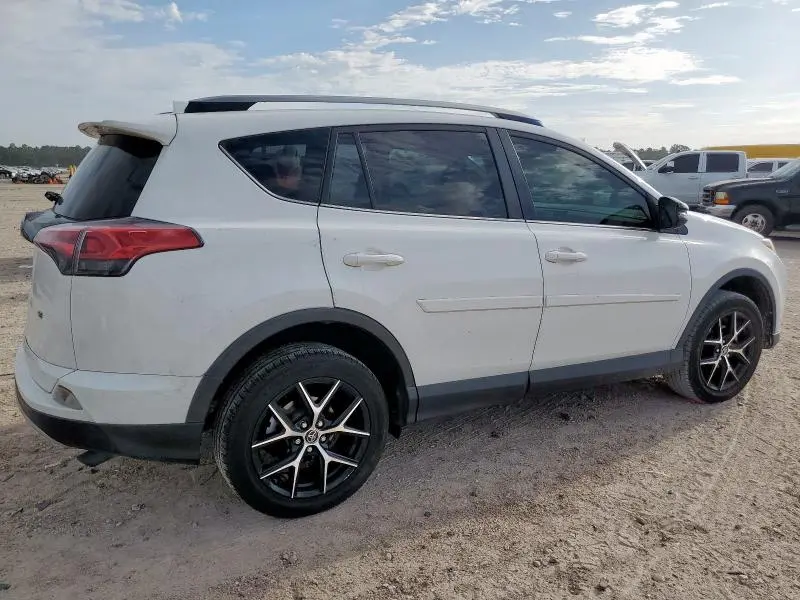 2018 TOYOTA RAV4 SE  