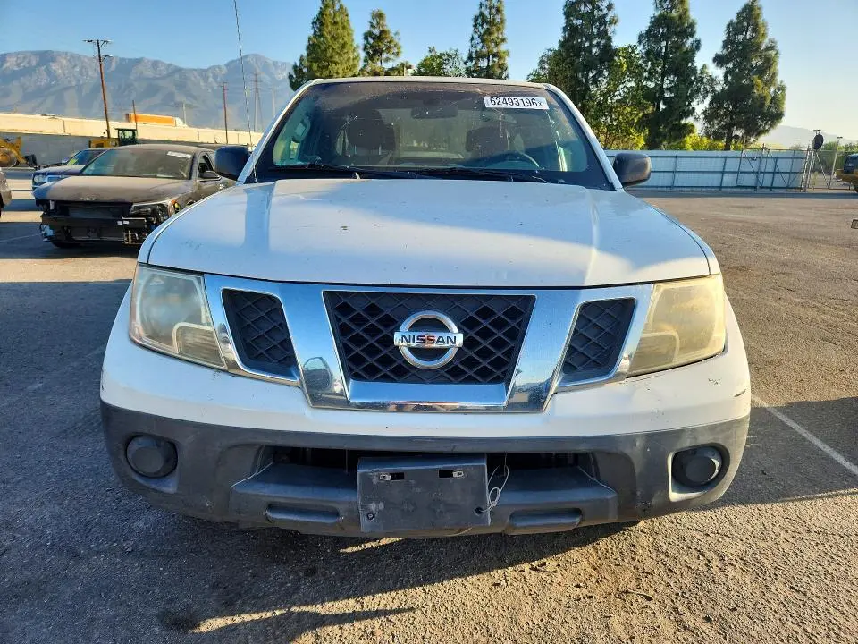 2015 NISSAN FRONTIER S  