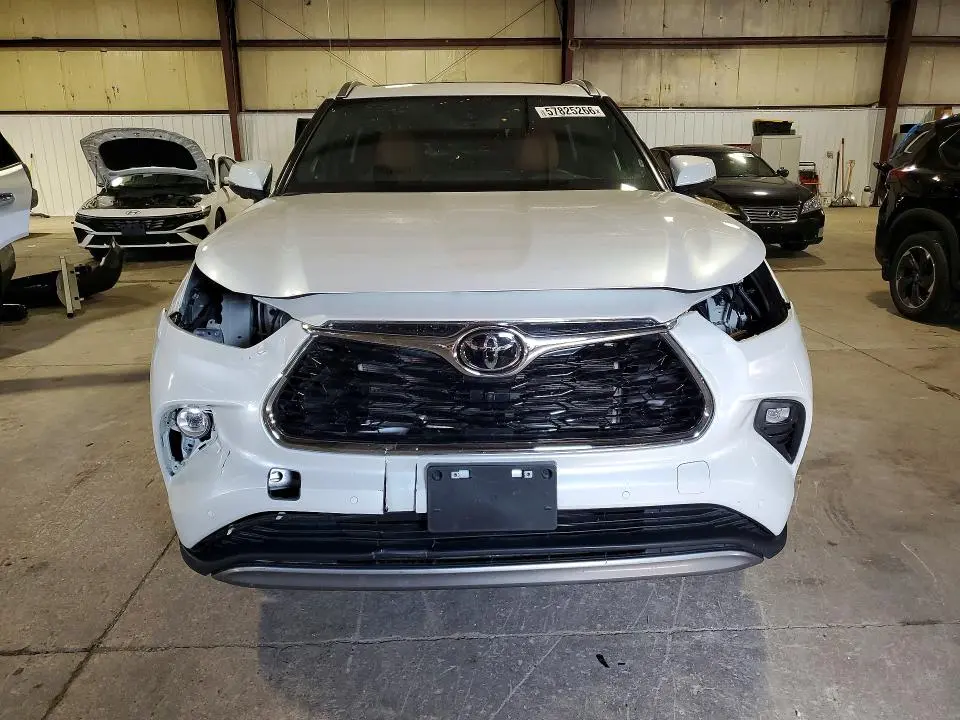 2025 TOYOTA HIGHLANDER PLATINUM  