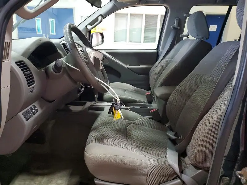 2016 NISSAN FRONTIER CREW CAB SE  