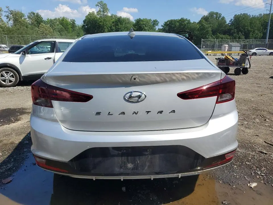 2020 HYUNDAI ELANTRA SEL  