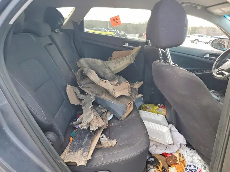 2021 HYUNDAI TUCSON SE  