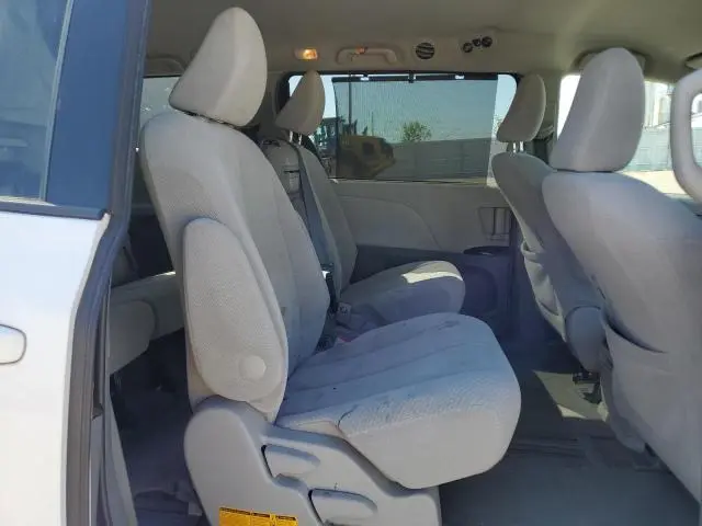 2012 TOYOTA SIENNA LE  