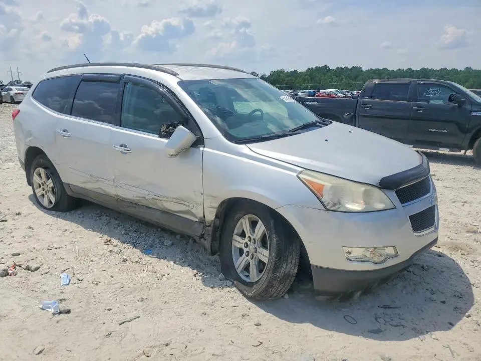 2010 CHEVROLET TRAVERSE LT  