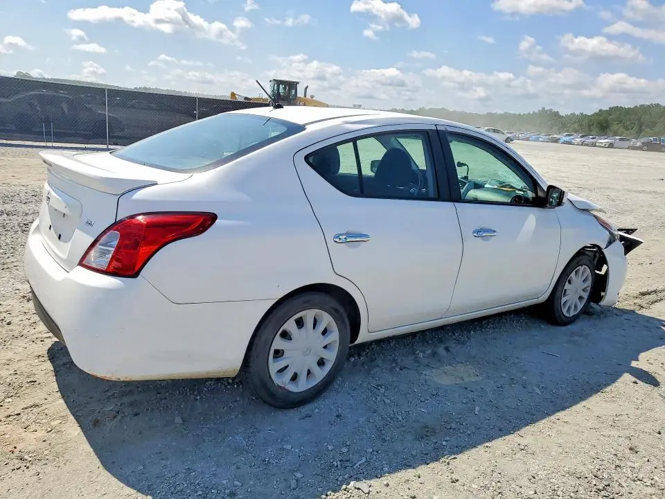 2019 NISSAN VERSA SV  