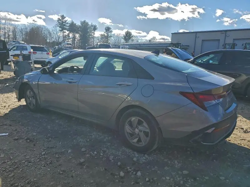 2024 HYUNDAI ELANTRA SE  