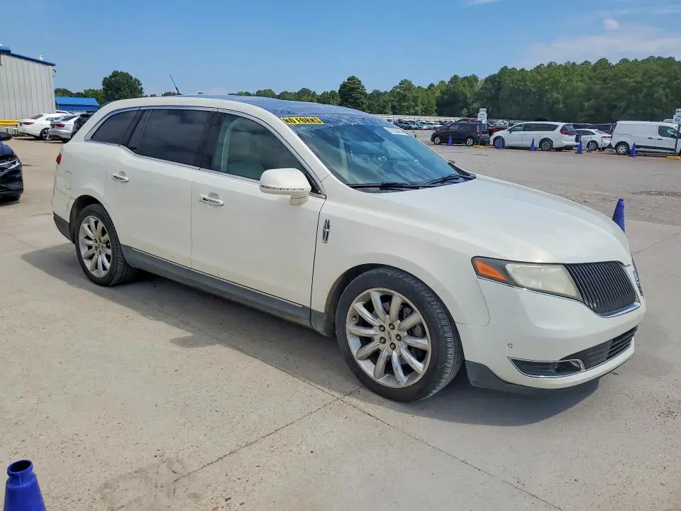 2013 LINCOLN MKT   