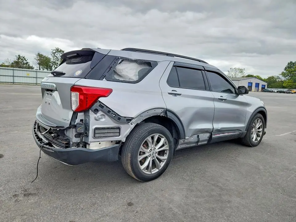 2021 FORD EXPLORER XLT  
