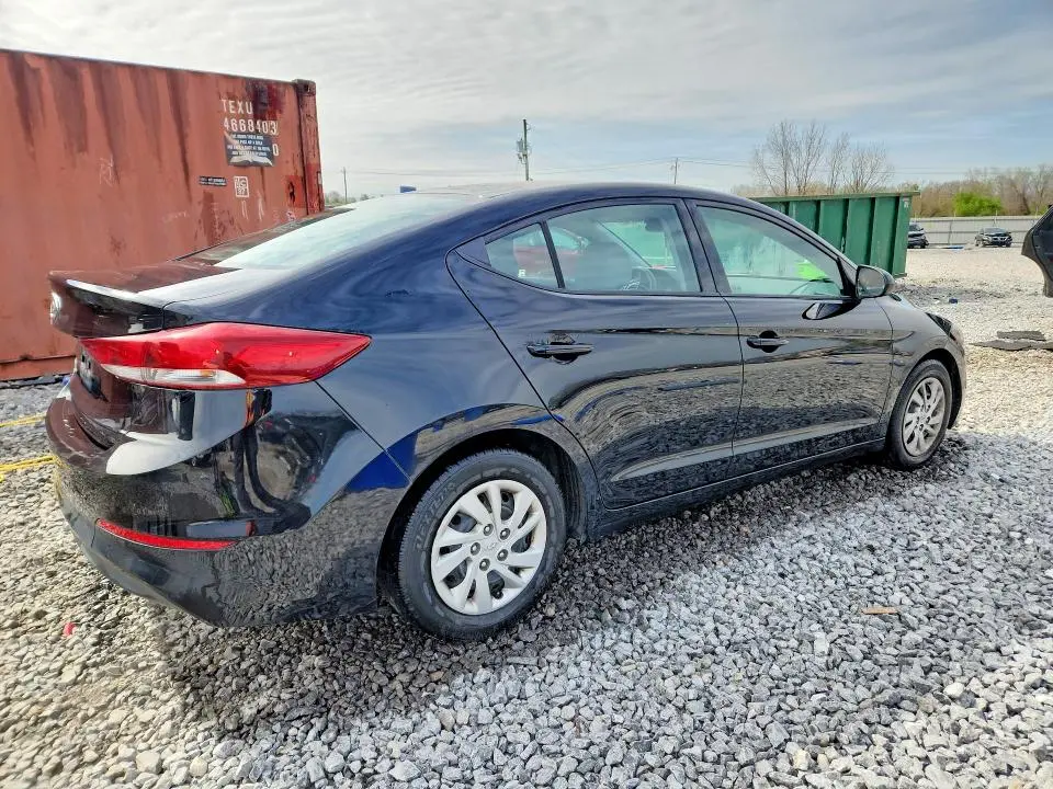 2018 HYUNDAI ELANTRA SE  