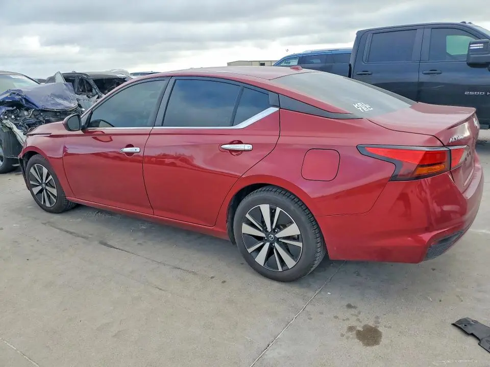 2022 NISSAN ALTIMA SV  