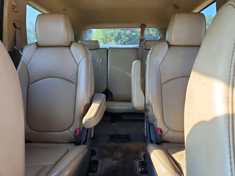 2012 CHEVROLET TRAVERSE LT  