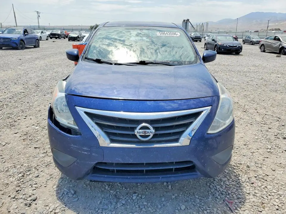 2018 NISSAN VERSA SV  