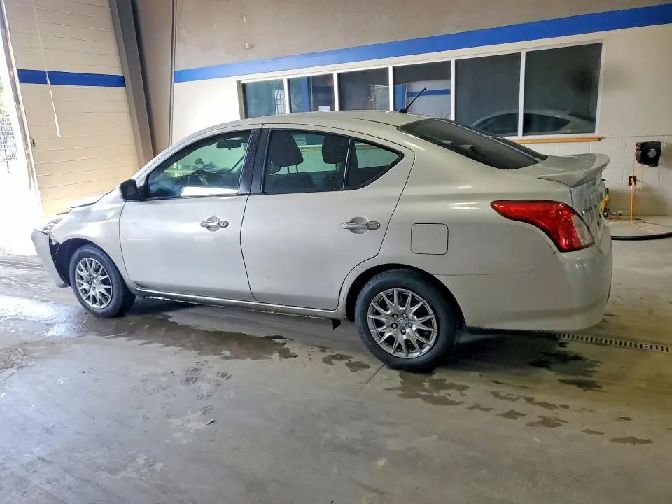 2019 NISSAN VERSA SV  