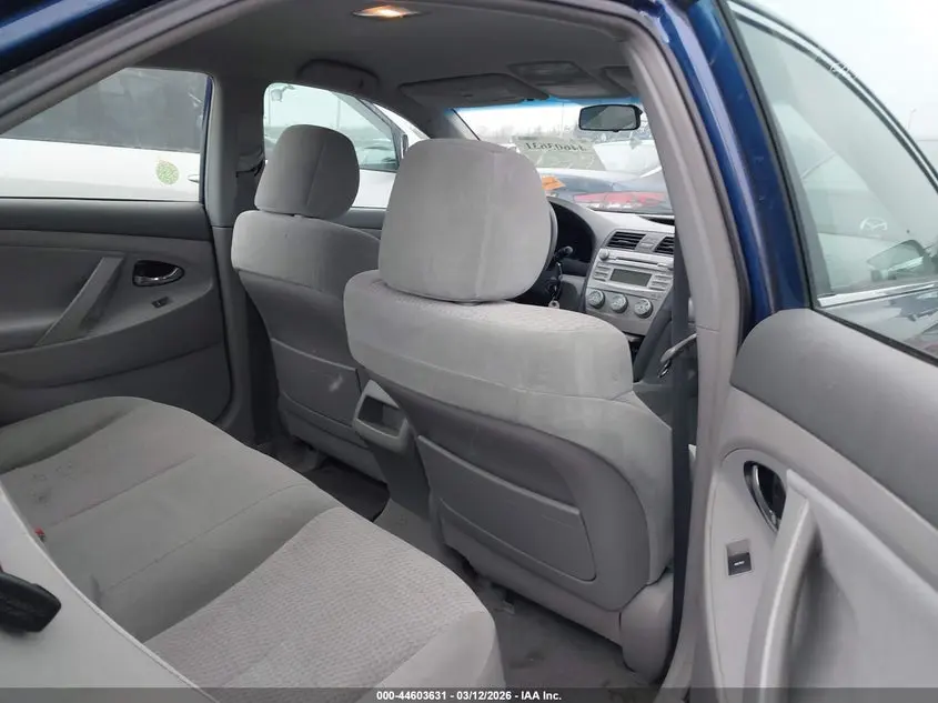 2011 TOYOTA CAMRY LE V6