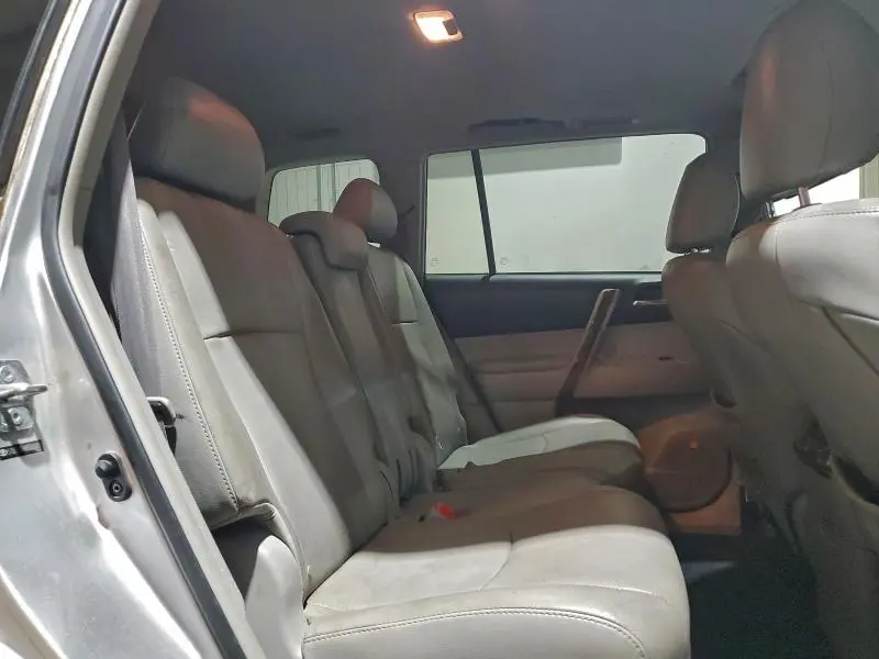 2011 TOYOTA HIGHLANDER LIMITED  