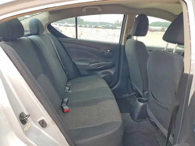 2019 NISSAN VERSA SV  