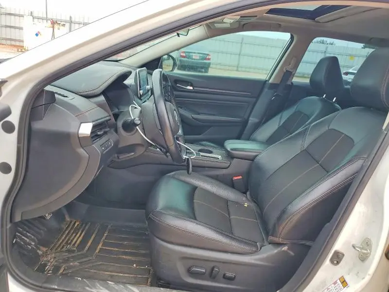 2019 NISSAN ALTIMA SR  