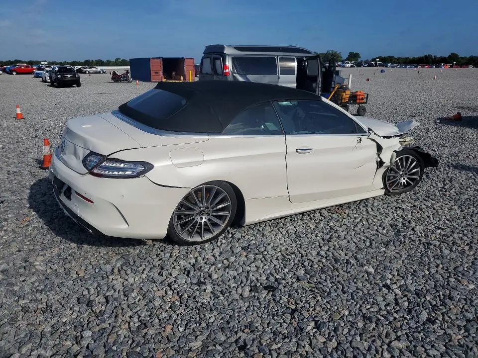 2017 MERCEDES-BENZ C 300  