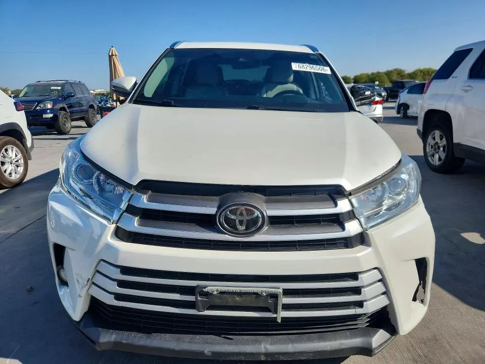 2019 TOYOTA HIGHLANDER XLE  