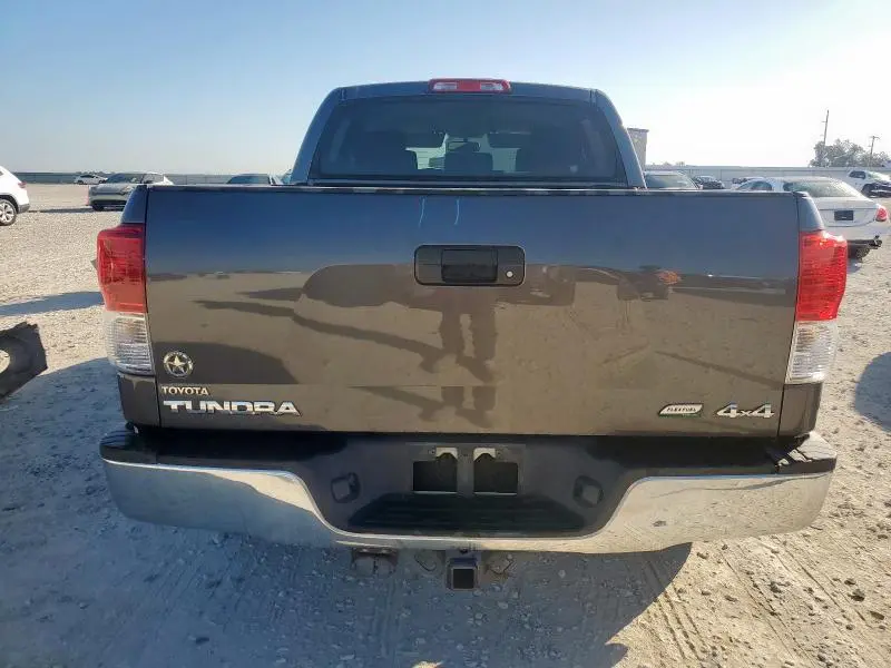 2013 TOYOTA TUNDRA CREWMAX SR5  
