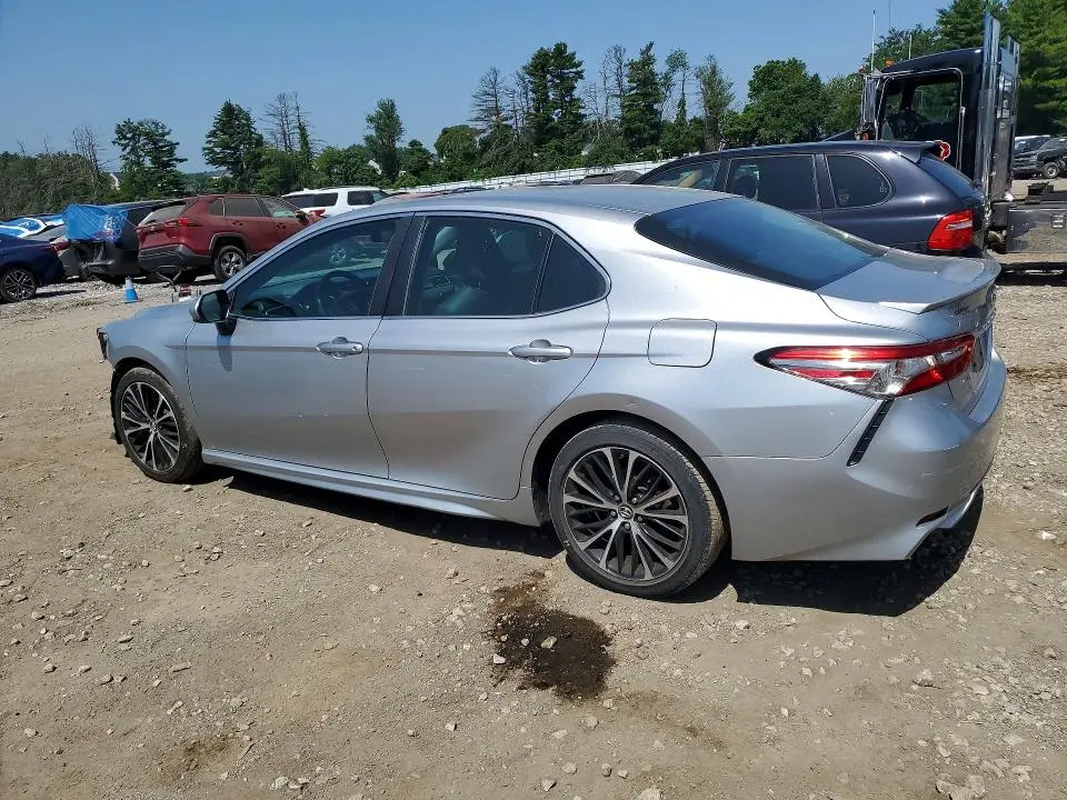 2018 TOYOTA CAMRY SE  