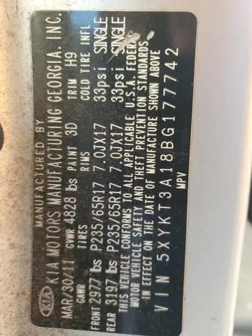 2011 KIA SORENTO BASE  