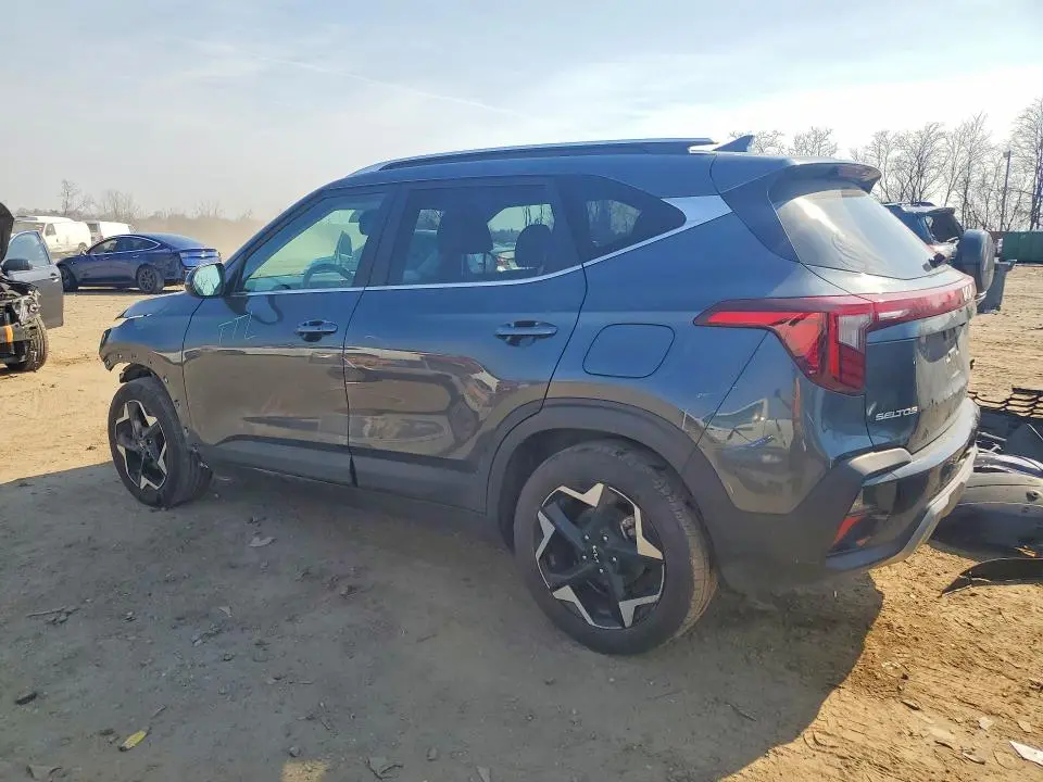 2024 KIA SELTOS EX  