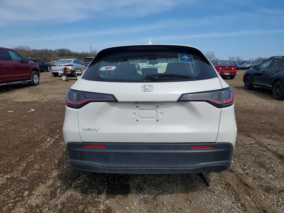 2025 HONDA HR-V LX  