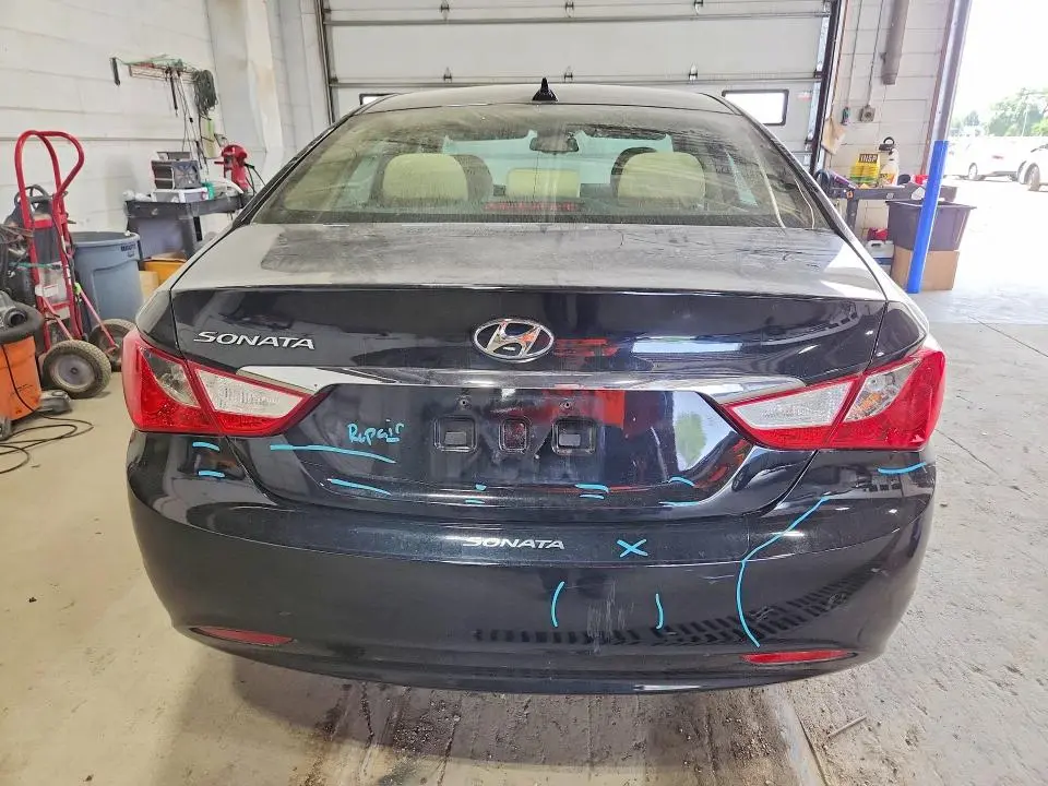 2013 HYUNDAI SONATA GLS  