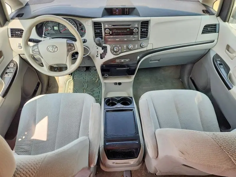 2011 TOYOTA SIENNA LE  