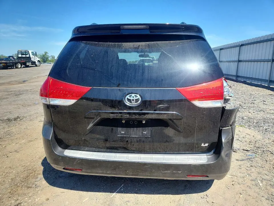 2012 TOYOTA SIENNA LE  