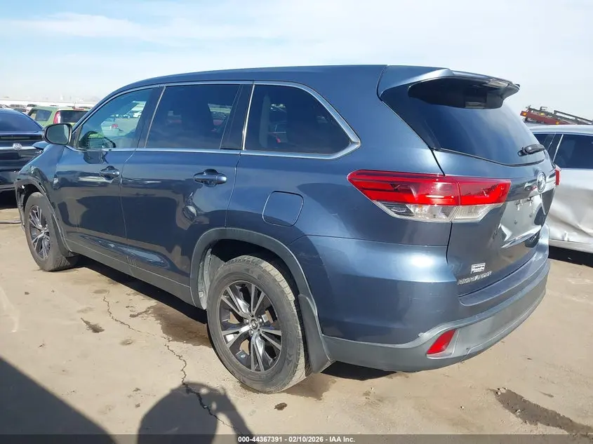 2019 TOYOTA HIGHLANDER LE