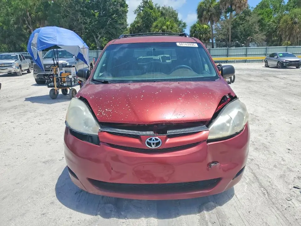 2010 TOYOTA SIENNA LE 7-PASSENGER  