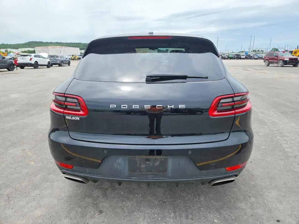 2017 PORSCHE MACAN   
