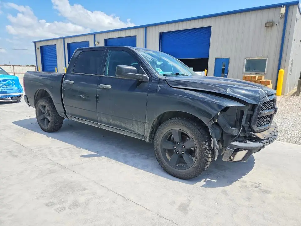 2015 RAM 1500 ST  