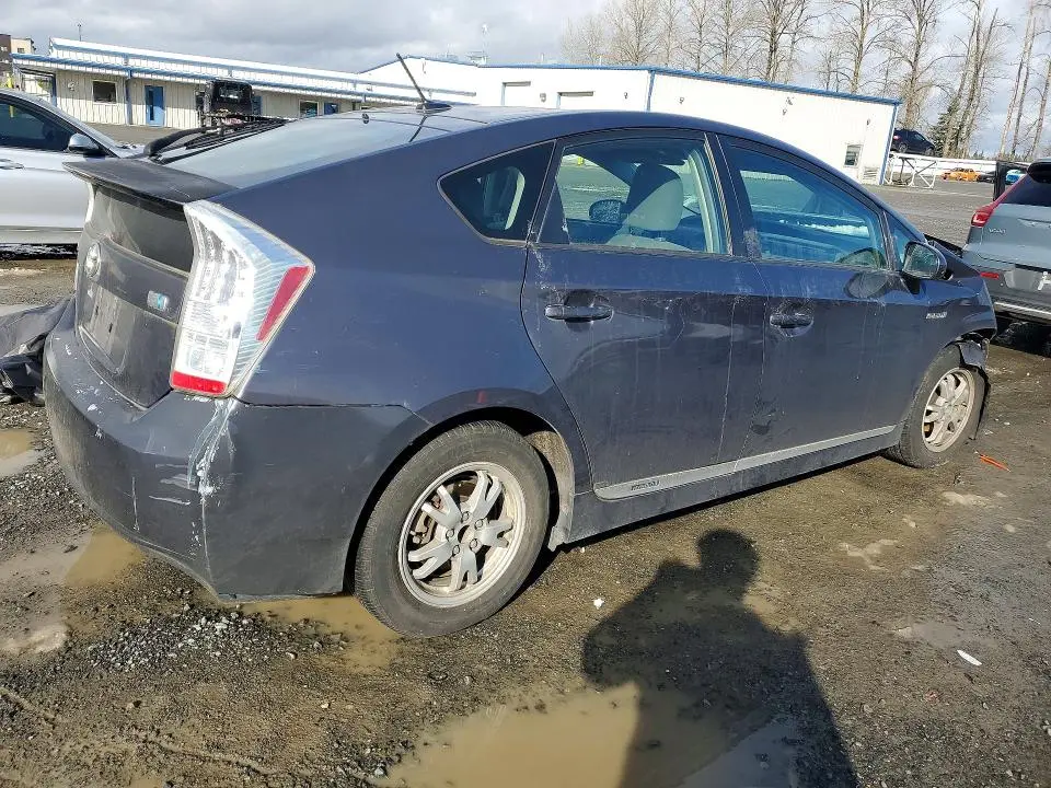 2011 TOYOTA PRIUS TWO  