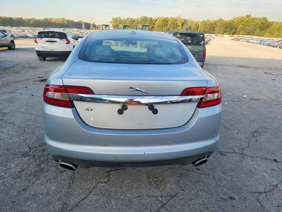 2010 JAGUAR XF PREMIUM  