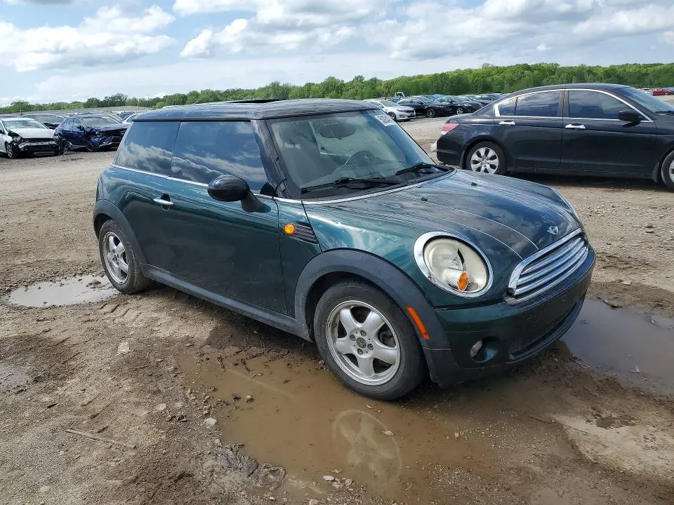 2010 MINI COOPER   
