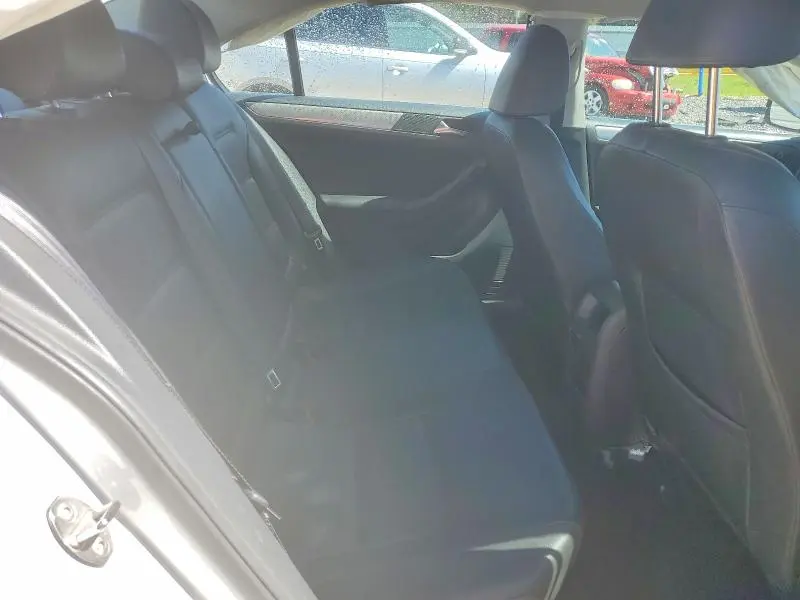 2015 VOLKSWAGEN JETTA SE  