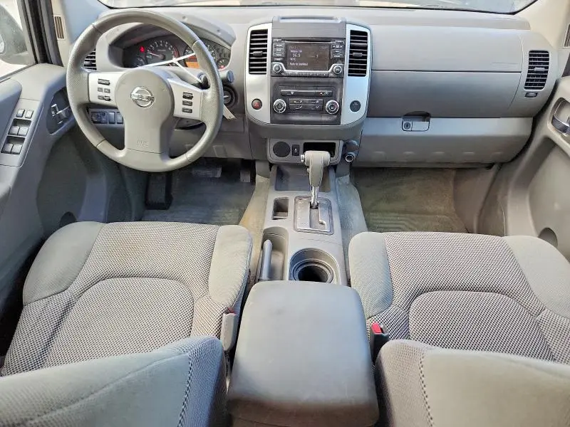 2015 NISSAN FRONTIER SV  