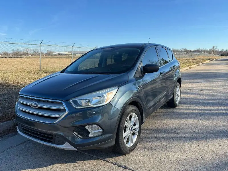 2019 FORD ESCAPE SE  