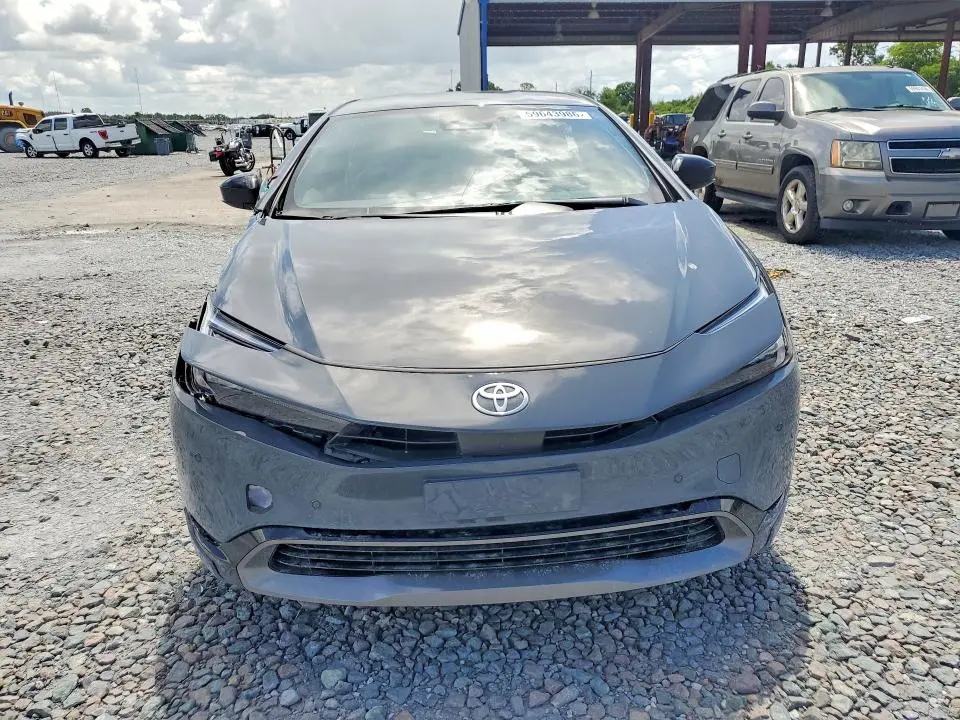2024 TOYOTA PRIUS XLE  